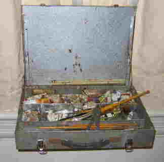 Box of artists' tools used by Margaret Cash Gregory