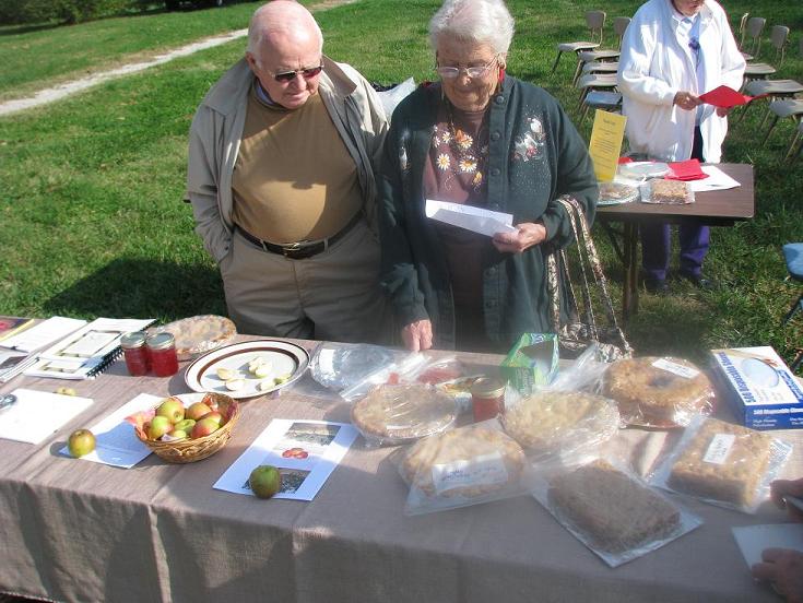 The event concluded with a selection of apple goods available for those looking for apple pies, cakes and jelly to have on hand for Thanksgiving.